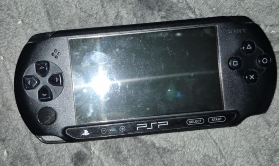 screen before replacement